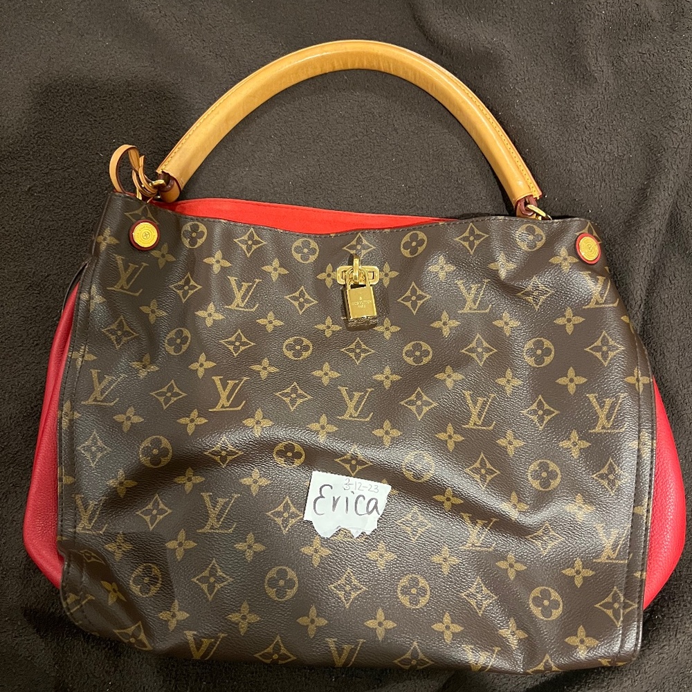 Louis Vuitton Gaia
